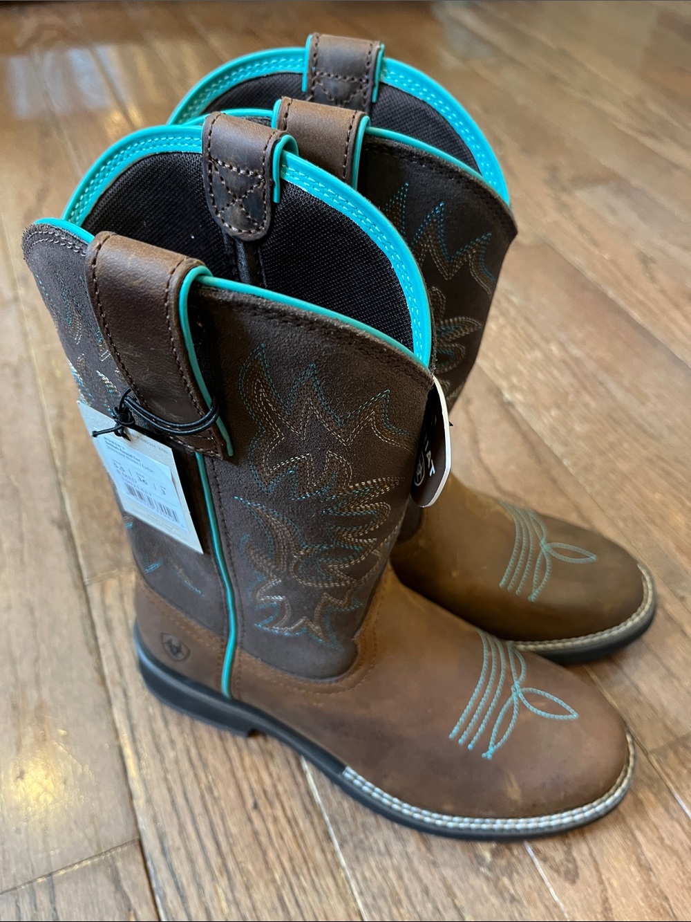Ariat Delilah Round Toe Women’s New Boots with Turquoise Trim